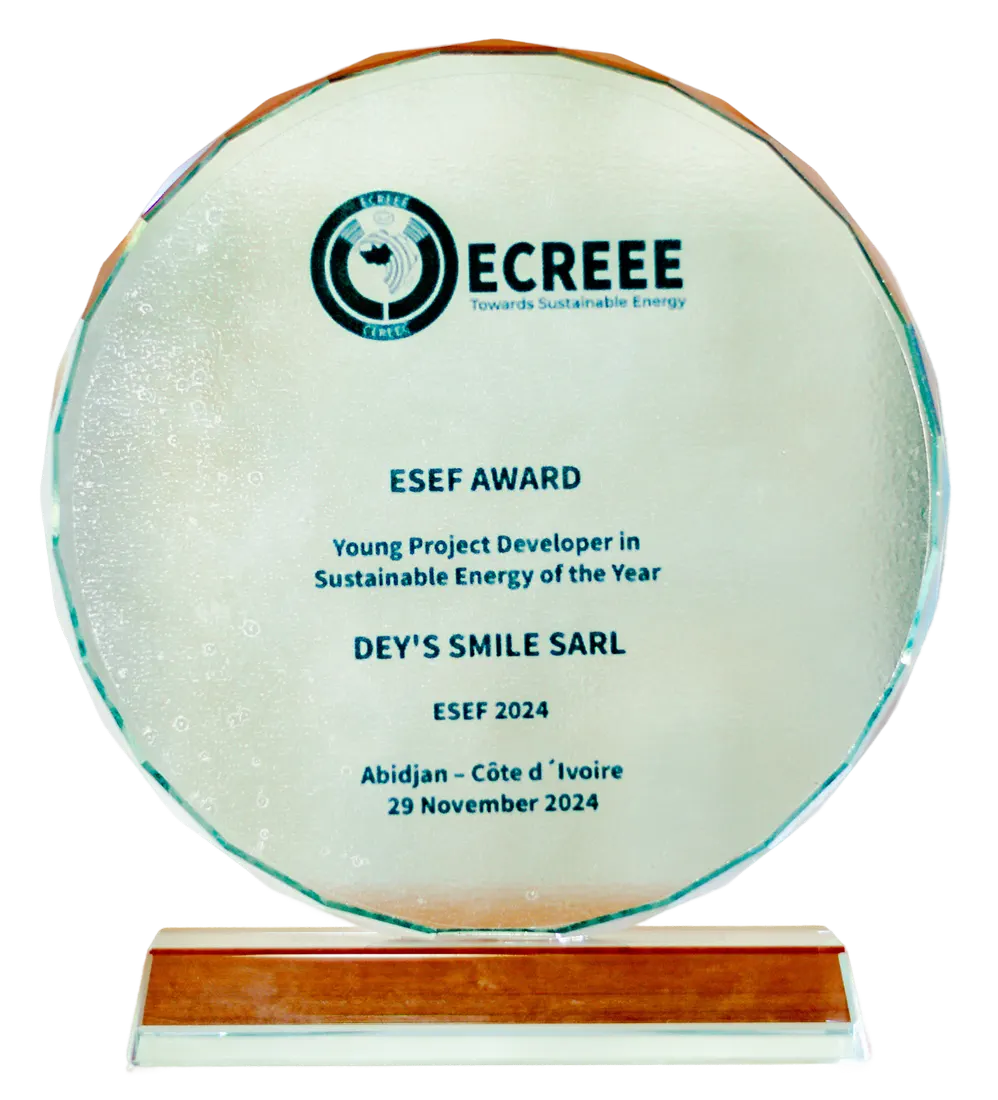 Trophée ESEF Award 2024 : Young Project Developer in Sustainable Energy of the Year, décerné à DEY'S SMILE SARL par ECREEE, Abidjan, 29 novembre 2024